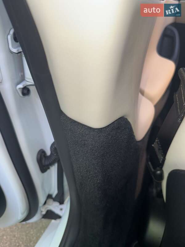 Лифтбек Tesla Model S 2021 в Киеве фото 56 Лифтбек Tesla Model S 2021 в Киеве