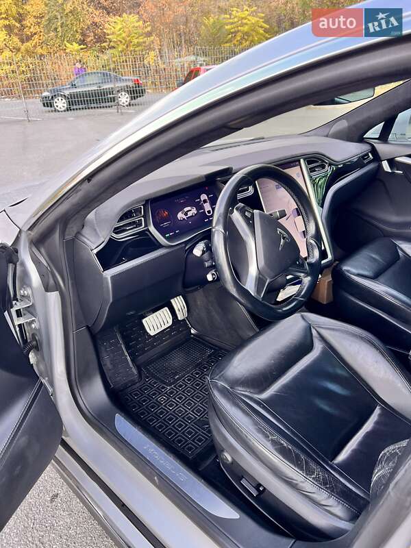 Ліфтбек Tesla Model S 2014 в Дніпрі фото 12 Ліфтбек Tesla Model S 2014 в Дніпрі