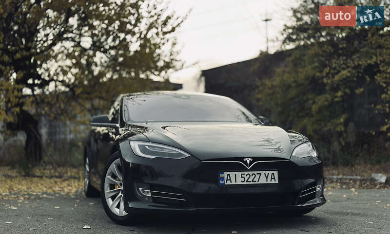 Ліфтбек Tesla Model S 2016 в Києві