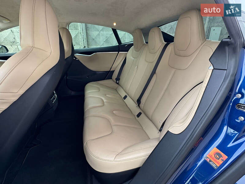 Лифтбек Tesla Model S 2016 в Одессе