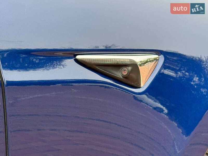 Лифтбек Tesla Model S 2016 в Одессе