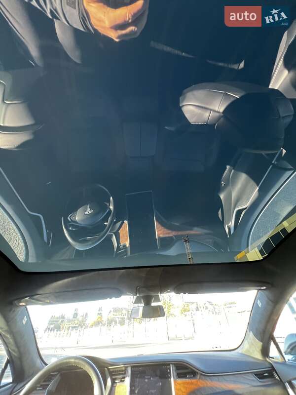 Ліфтбек Tesla Model S 2019 в Одесі