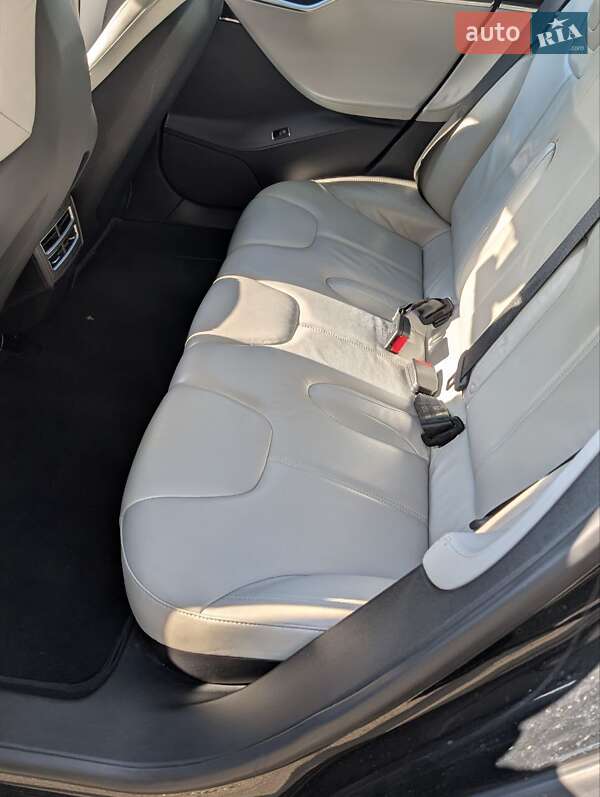 Лифтбек Tesla Model S 2013 в Киеве