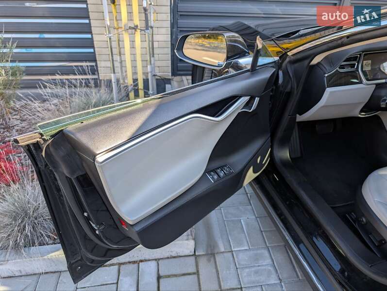Лифтбек Tesla Model S 2013 в Киеве