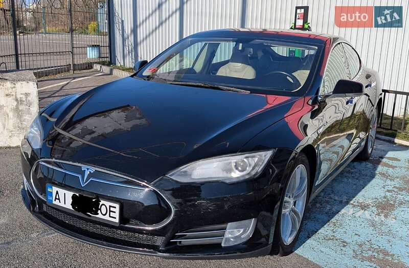 Лифтбек Tesla Model S 2013 в Киеве