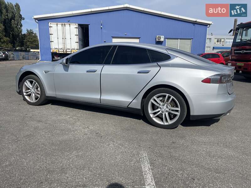 Ліфтбек Tesla Model S 2013 в Києві фото 8 Ліфтбек Tesla Model S 2013 в Києві
