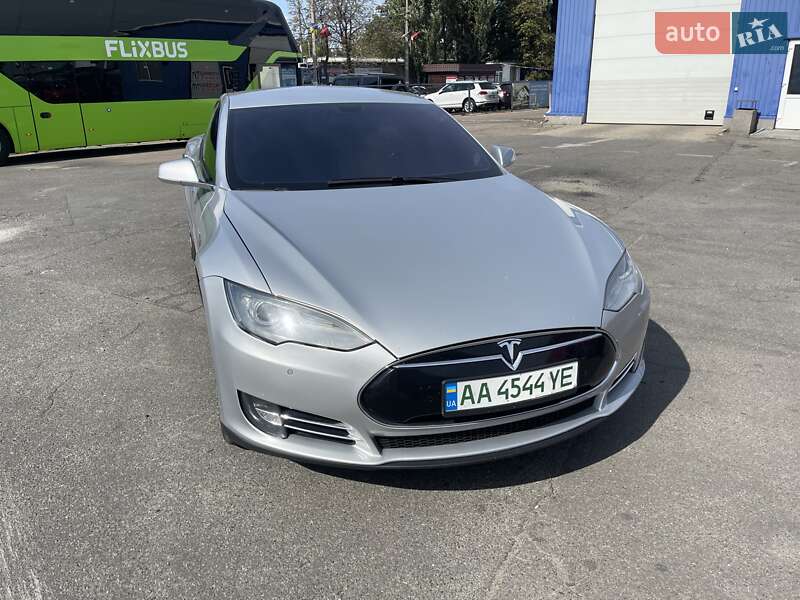 Ліфтбек Tesla Model S 2013 в Києві фото 16 Ліфтбек Tesla Model S 2013 в Києві