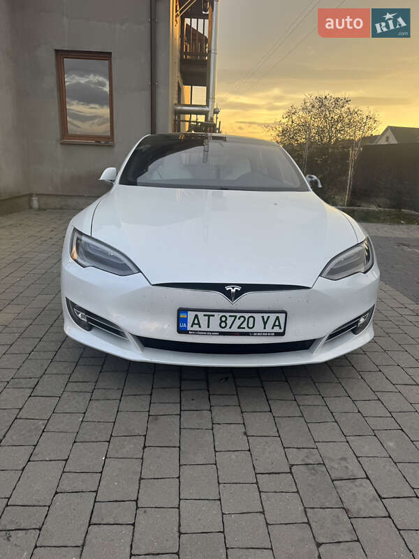 Лифтбек Tesla Model S 2019 в Ивано-Франковске фото Лифтбек Tesla Model S 2019 в Ивано-Франковске