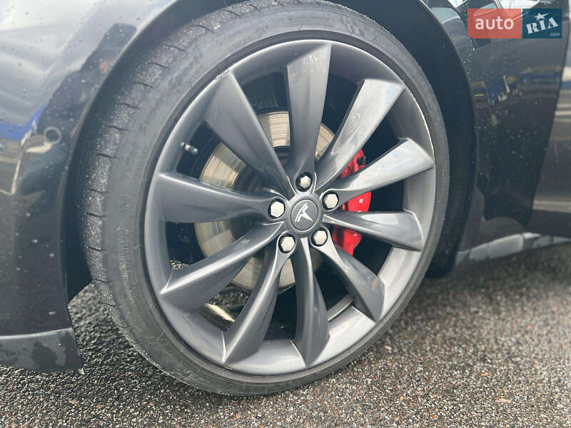 Лифтбек Tesla Model S 2015 в Ровно фото 3 Лифтбек Tesla Model S 2015 в Ровно