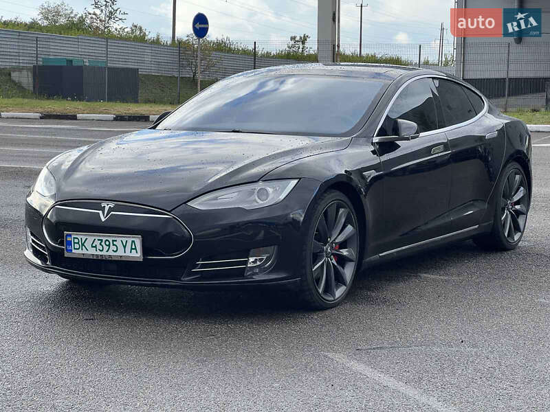 Лифтбек Tesla Model S 2015 в Ровно фото 27 Лифтбек Tesla Model S 2015 в Ровно