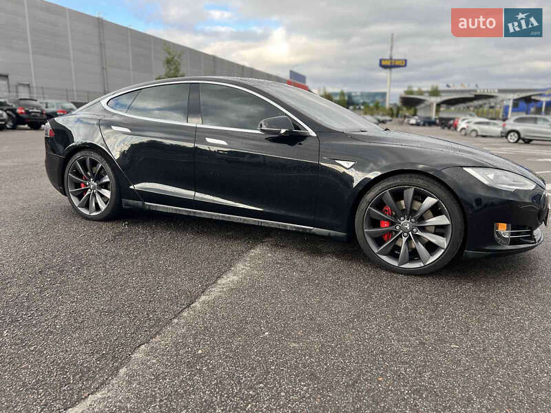 Лифтбек Tesla Model S 2015 в Ровно фото 34 Лифтбек Tesla Model S 2015 в Ровно
