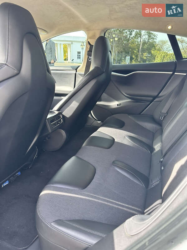 Лифтбек Tesla Model S 2016 в Одессе