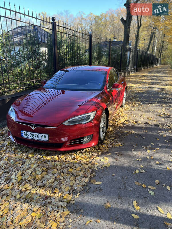 Ліфтбек Tesla Model S 2017 в Вінниці