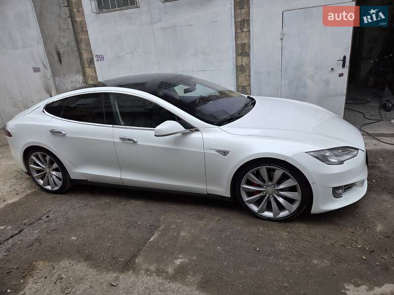 Лифтбек Tesla Model S 2015 в Одессе фото 8 Лифтбек Tesla Model S 2015 в Одессе