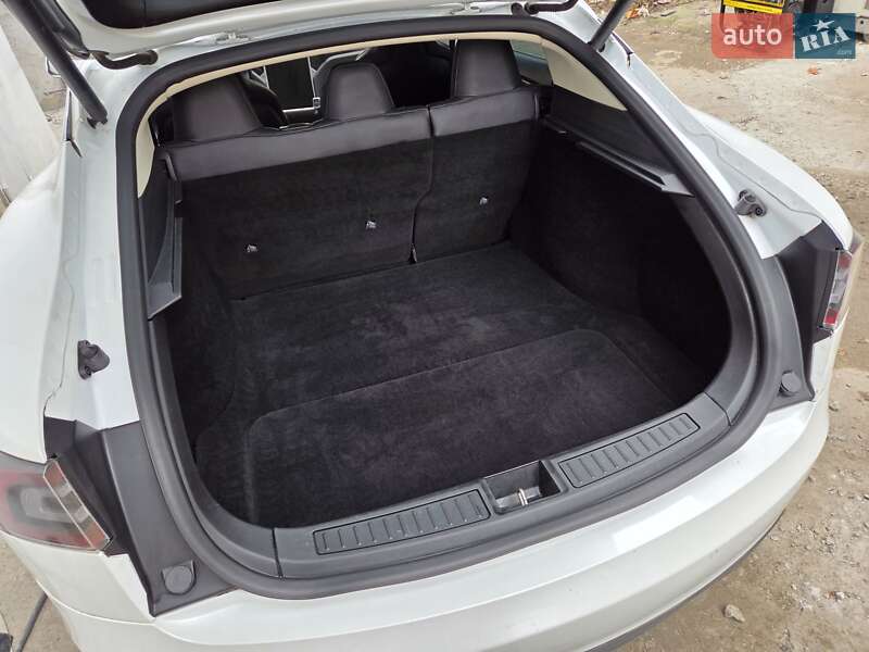 Лифтбек Tesla Model S 2015 в Одессе фото 12 Лифтбек Tesla Model S 2015 в Одессе
