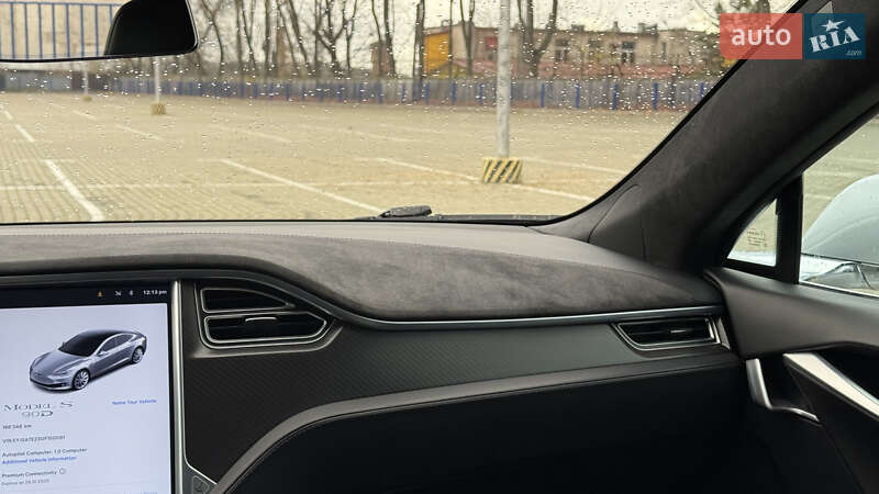 Ліфтбек Tesla Model S 2017 в Тернополі
