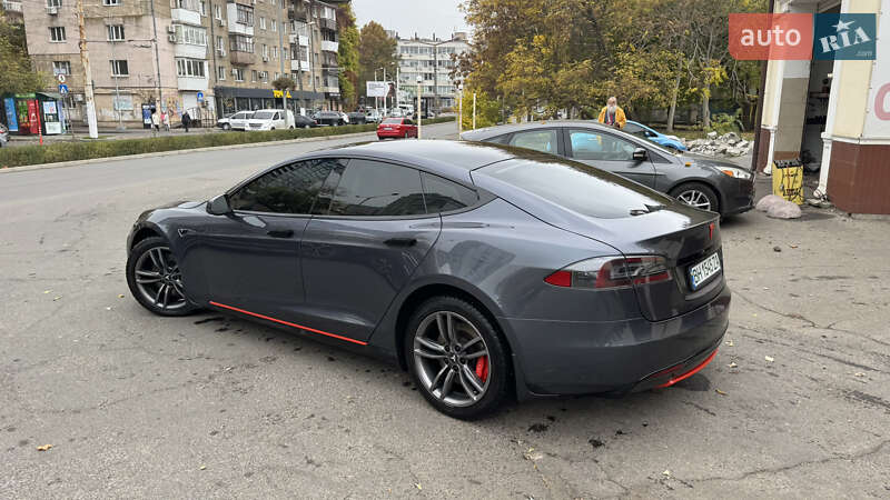 Ліфтбек Tesla Model S 2015 в Одесі фото 30 Ліфтбек Tesla Model S 2015 в Одесі
