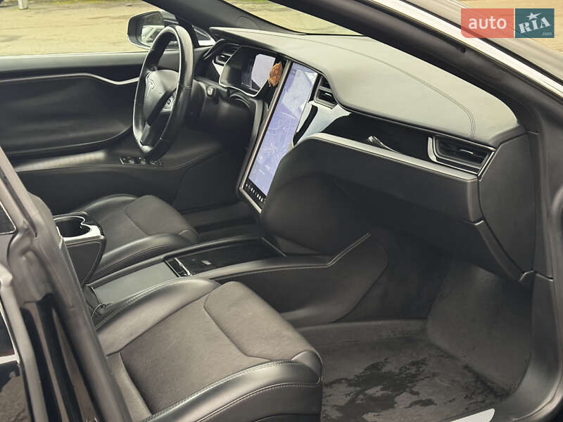 Ліфтбек Tesla Model S 2018 в Львові фото 36 Ліфтбек Tesla Model S 2018 в Львові
