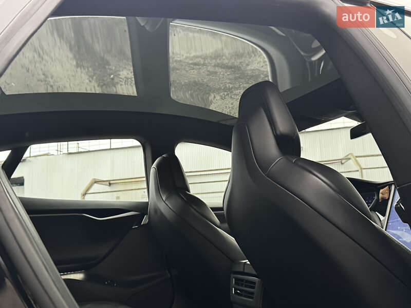 Ліфтбек Tesla Model S 2018 в Львові фото 40 Ліфтбек Tesla Model S 2018 в Львові