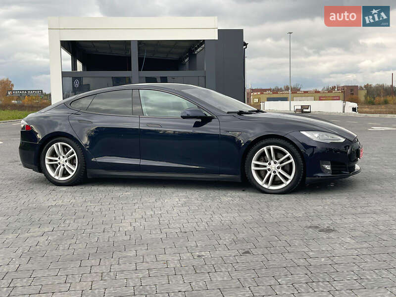 Лифтбек Tesla Model S 2013 в Львове фото 20 Лифтбек Tesla Model S 2013 в Львове
