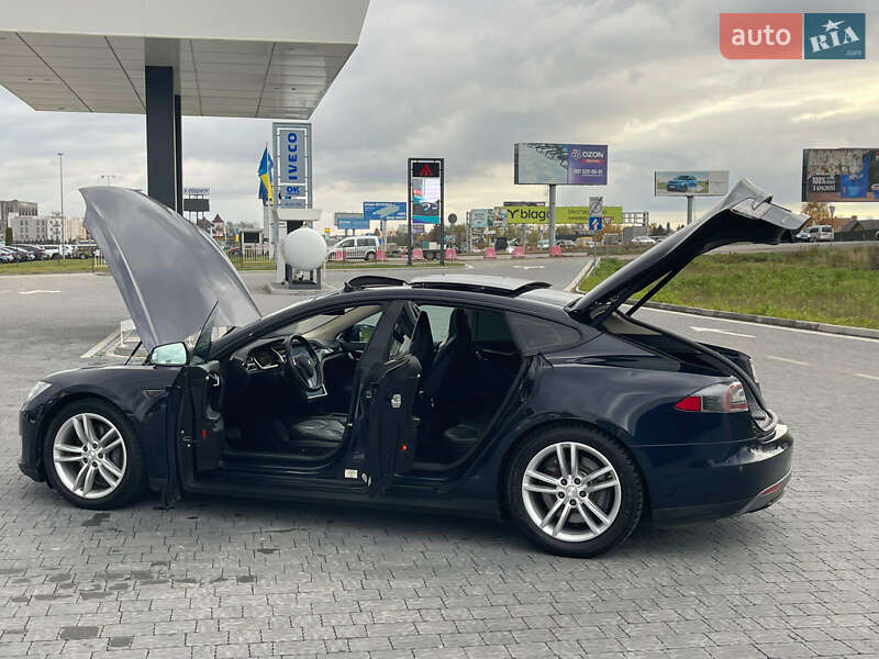 Лифтбек Tesla Model S 2013 в Львове фото 21 Лифтбек Tesla Model S 2013 в Львове