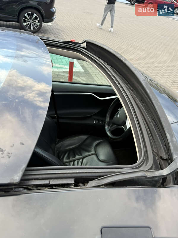 Лифтбек Tesla Model S 2013 в Львове фото 50 Лифтбек Tesla Model S 2013 в Львове