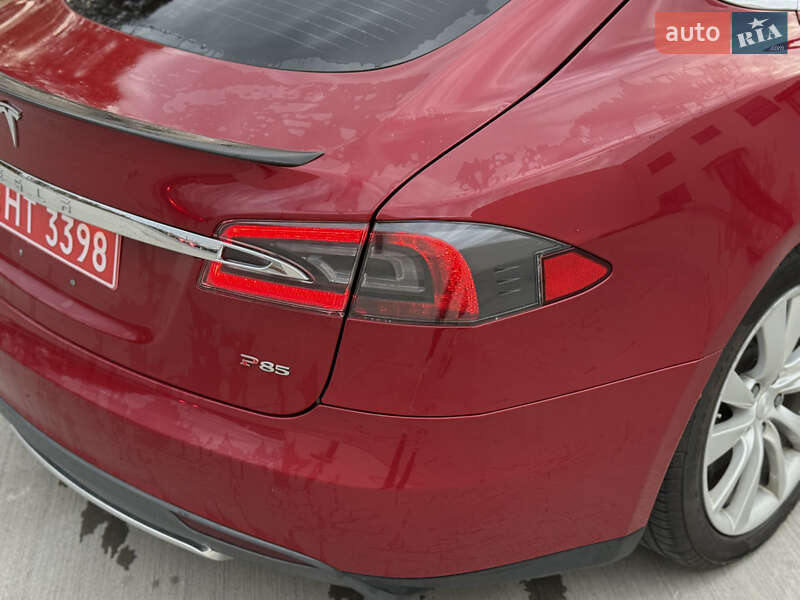 Ліфтбек Tesla Model S 2013 в Луцьку фото 19 Ліфтбек Tesla Model S 2013 в Луцьку