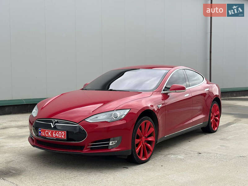 Tesla Model S 2014