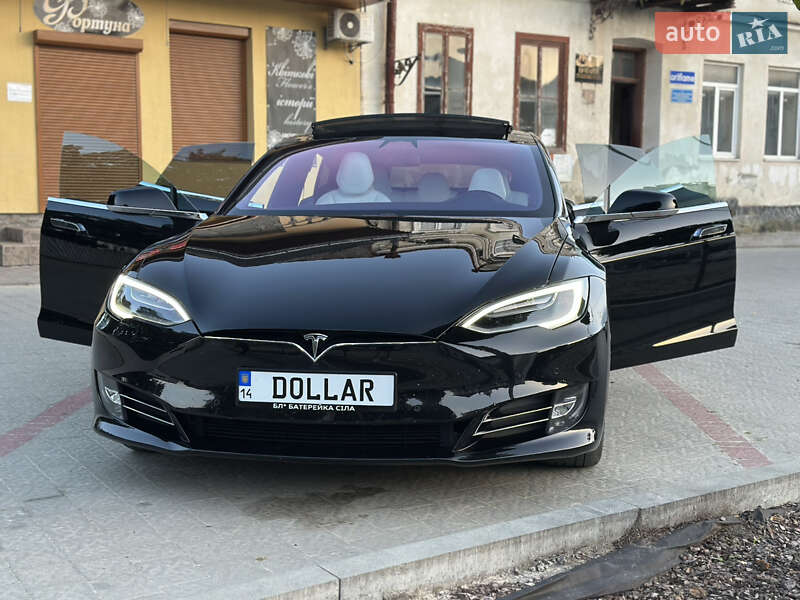 Ліфтбек Tesla Model S 2017 в Львові фото 10 Ліфтбек Tesla Model S 2017 в Львові