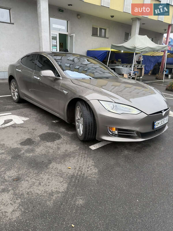 Ліфтбек Tesla Model S 2015 в Києві фото 5 Ліфтбек Tesla Model S 2015 в Києві