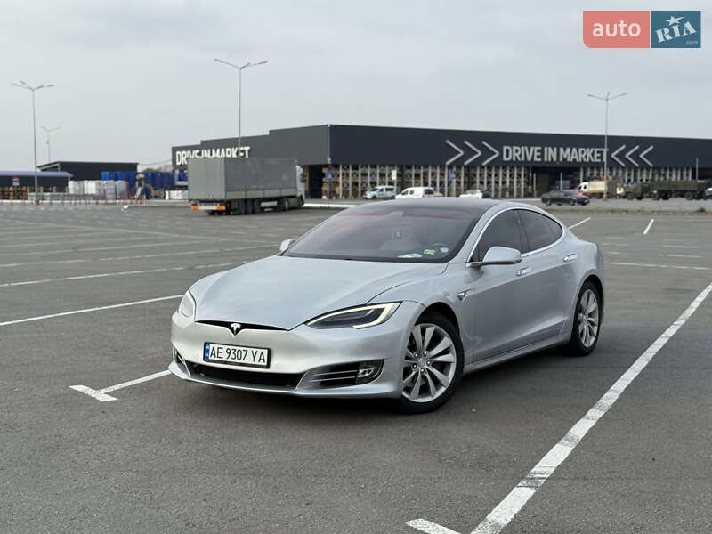 Ліфтбек Tesla Model S 2017 в Кам'янському фото 6 Ліфтбек Tesla Model S 2017 в Кам'янському