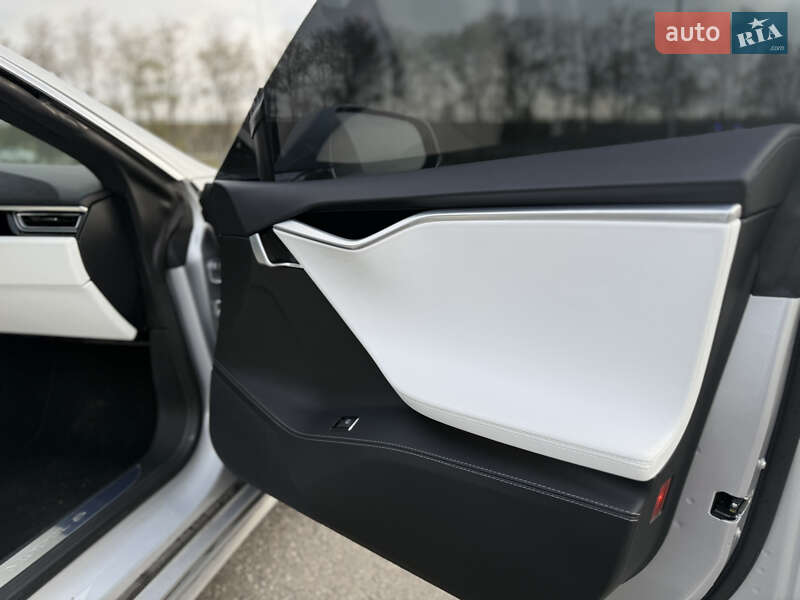 Ліфтбек Tesla Model S 2017 в Кам'янському фото 32 Ліфтбек Tesla Model S 2017 в Кам'янському