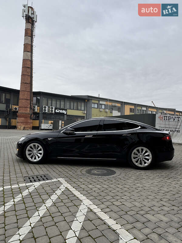 Ліфтбек Tesla Model S 2015 в Коломиї