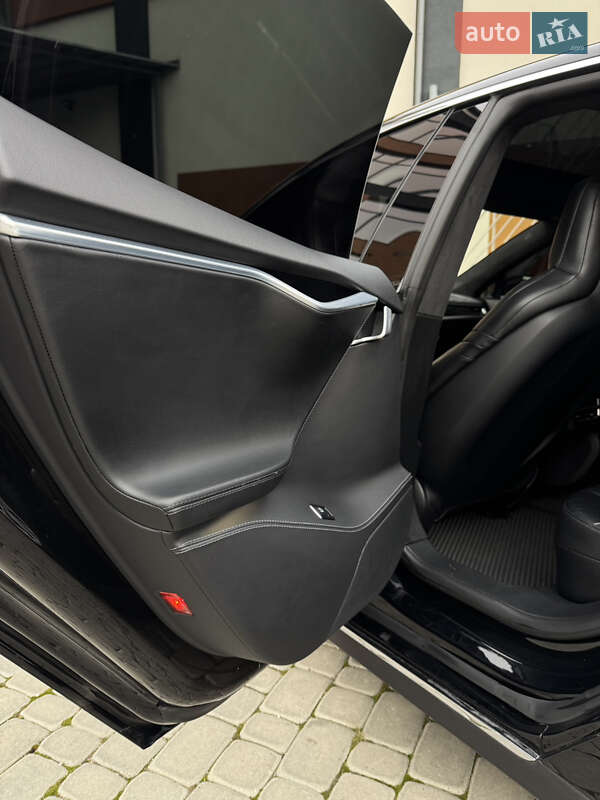 Ліфтбек Tesla Model S 2015 в Коломиї
