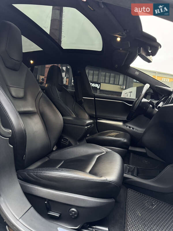 Ліфтбек Tesla Model S 2015 в Коломиї