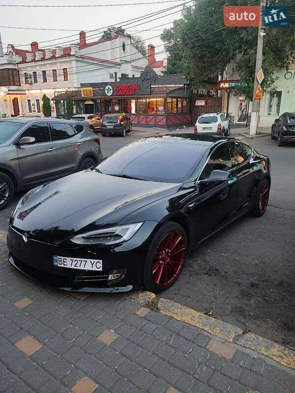 Tesla Model S 2018