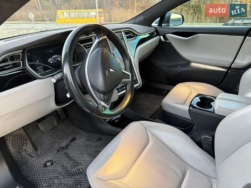 Лифтбек Tesla Model S 2015 в Львове фото 10 Лифтбек Tesla Model S 2015 в Львове