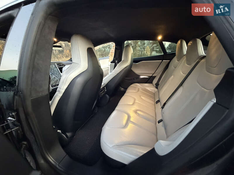 Лифтбек Tesla Model S 2015 в Львове фото 17 Лифтбек Tesla Model S 2015 в Львове