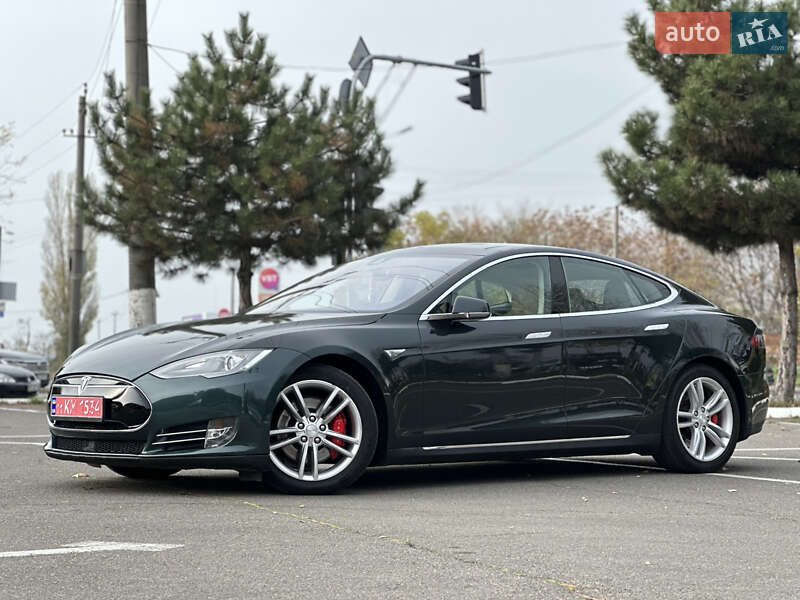 Ліфтбек Tesla Model S 2015 в Одесі