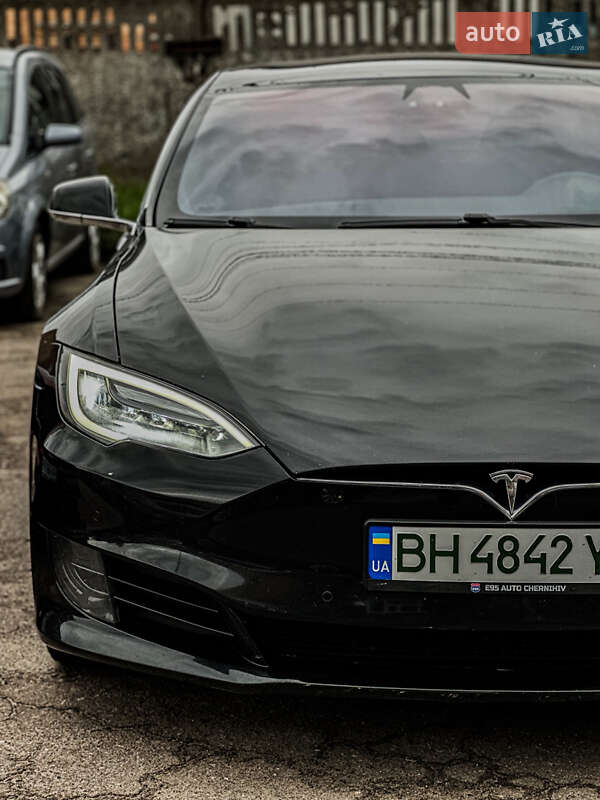 Ліфтбек Tesla Model S 2017 в Чернігові