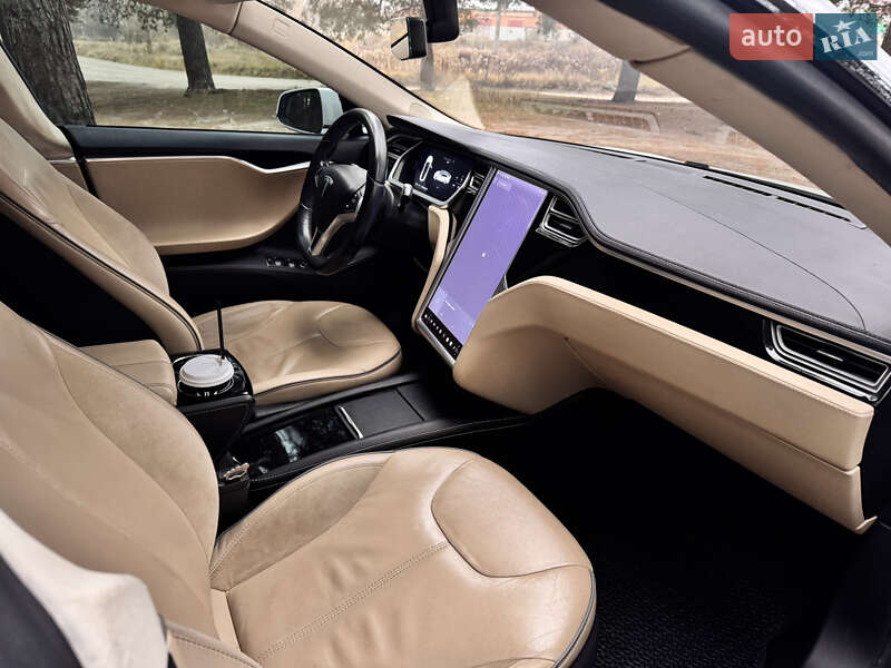 Лифтбек Tesla Model S 2013 в Сумах