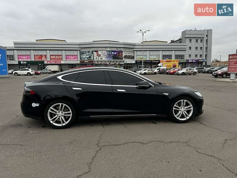 Ліфтбек Tesla Model S 2014 в Полтаві