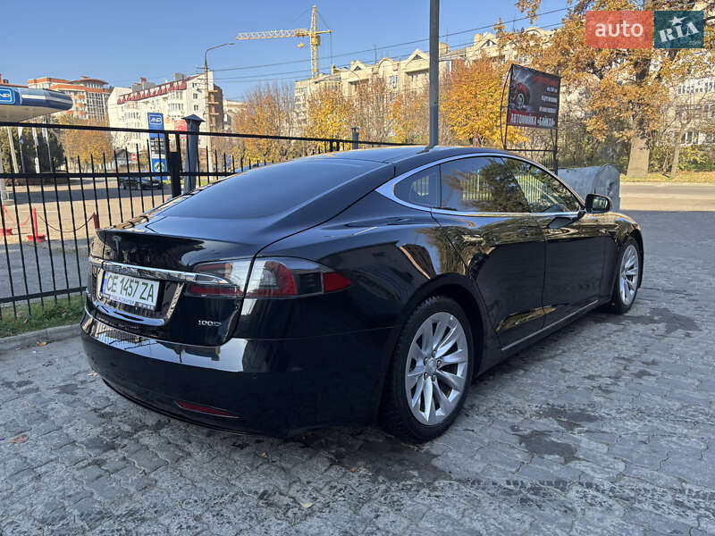 Лифтбек Tesla Model S 2017 в Черновцах