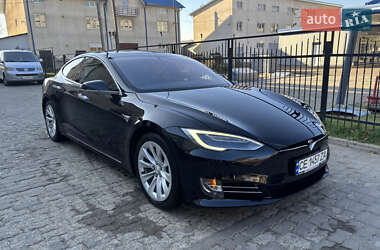 Лифтбек Tesla Model S 2017 в Черновцах