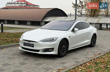 Лифтбек Tesla Model S 2019 в Днепре