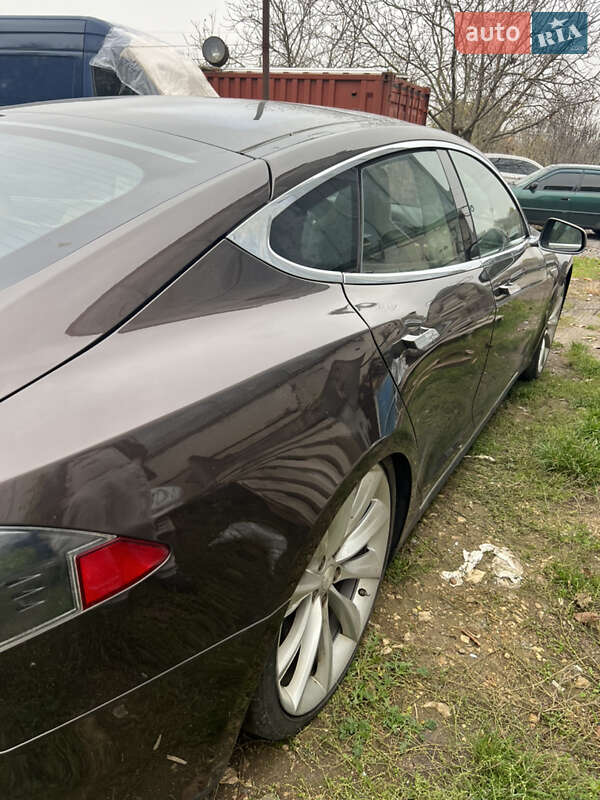 Ліфтбек Tesla Model S 2013 в Одесі фото 14 Ліфтбек Tesla Model S 2013 в Одесі