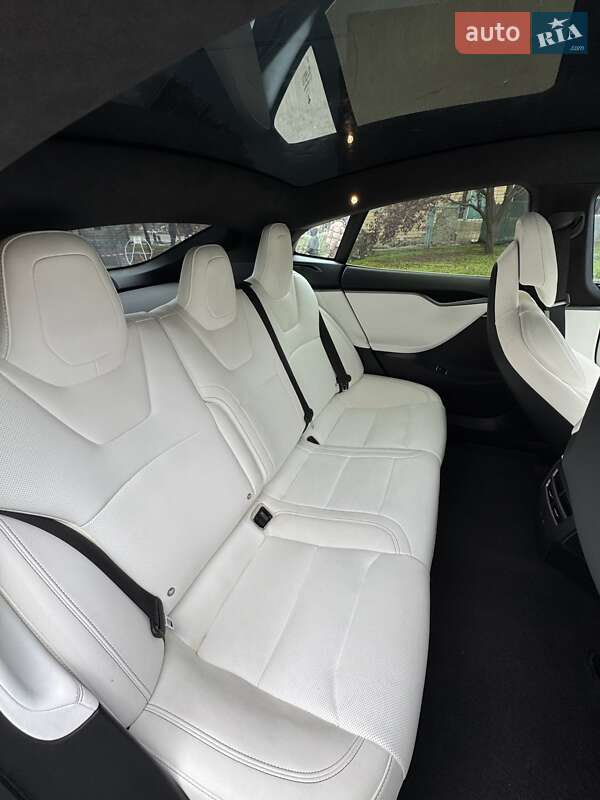 Ліфтбек Tesla Model S 2019 в Миколаєві