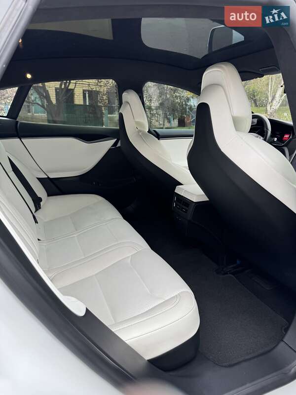 Ліфтбек Tesla Model S 2019 в Миколаєві