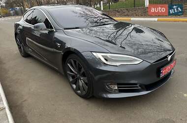 Лифтбек Tesla Model S 2018 в Киеве