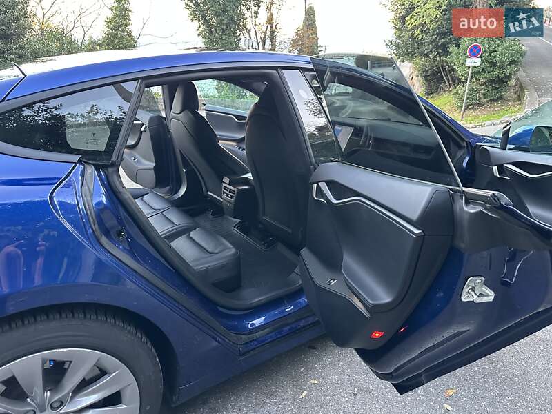 Ліфтбек Tesla Model S 2020 в Ужгороді